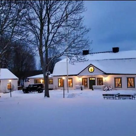 Bergby Herrgard Grisslehamn Exterior photo